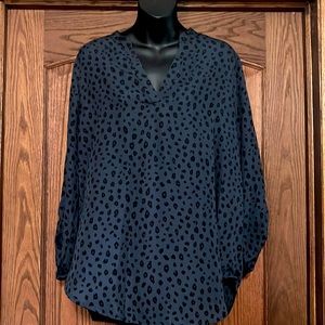 Women’s blouse in navy and black print